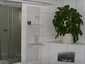 Stille lejlighed med have og udsigt til helligdommen - Image 3