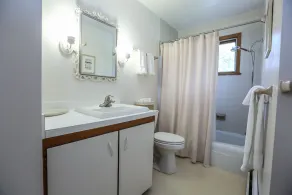 3 bedroom Lakeview home with New Hot tub!  - Image 3