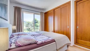Maison de vacances de luxe avec vue sur la mer directement au-dessus de la plage de Cala Mesquida - Image 4