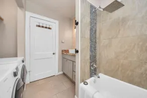 Pet-Friendly Island Loft near Beach & Nightlife - Image 5