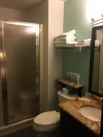 Landmark 2-BR King Beds, 2 Bath in Charthouse - Image 5