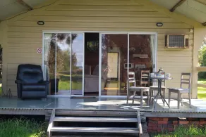 Eagle Point Lakeside Cottage - Image 4