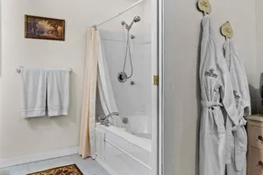 Fox Room at Conley Suites BNB - Image 5