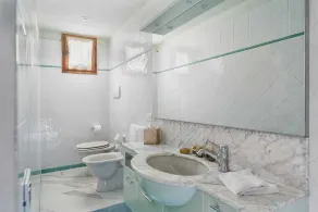 Stunning villa, Tuscan hills near Florence, private infinity pool, large hot tub - Image 2