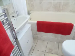 Specialerbjudande. Härlig lägenhet med uppvärmd utomhuspool 2 min från sandstrand - Image 3