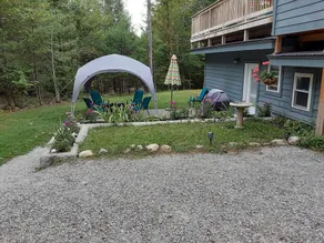 River Rock Chalet, Schwiegersuite mit 2 Schlafzimmern, 1 Bad, Küche, Terrasse und Veranda. - Image 3