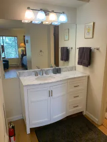 Lake Village Town Home - Image 5