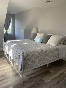 Welcome to the Cape! Cute, quiet and clean apartment ready for your stay. - Image 3