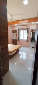 Luxurious house with AC+ free car parking - Image 5