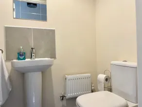 Silver Stag Properties, Comfy 2 BR Home in Ashby - Image 5