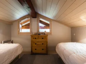 Spacious near slopes, 9-10 pax, pets allowed, WIFI - Image 2