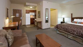Accessible Queen Studio w/ Kitchen, Buffalo - Image 5