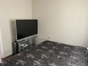 Adorable fully remodeled Suite with Kitchen and office area - Image 5