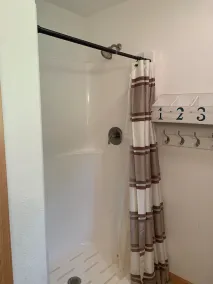 Gorgeous Ny 2BR Family Beach Retreat med peddle boat - Image 3