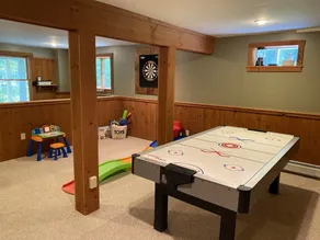 Mountain House near Mount Snow & Stratton w/ 2 Fireplaces, Hot Tub & Sauna - Image 4