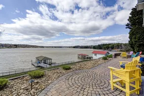 # 1 Rated Lake House am Hauptkanal mit tiefem Wasser und unglaublicher Aussicht - Image 5