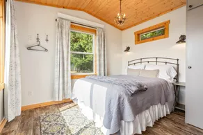 Quiet Farm Stay with Private Hot Tub, Open Skies, and Room to Breathe - Image 4
