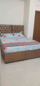 Happy Homes- Luxurious 3BHK Fully Furnished - Image 4