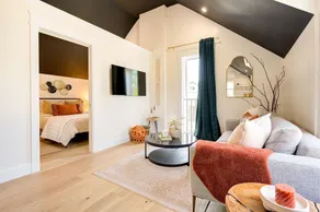 The Willow ⍋ | 1 Bed 1 Bath | 2nd Storey Suite - Image 5