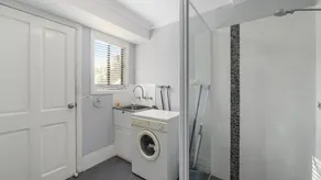 Beachfront Family Friendly Property at Mullawarra Beach - Image 3