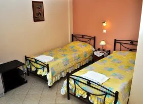 Tzivras Standard Apartment - Image 4