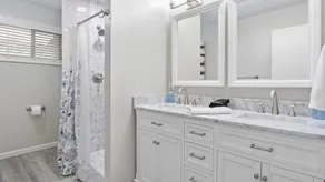 Beautiful Home with Amazing Lake Views in every room of house! - Image 3