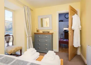 Luxury Hayshed Cottage with hot tub near St Andrews - Image 4
