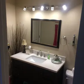 Belle Condo récemment rénové w / Wifi gratuit! Boutiques et Mountain Close! À voir! - Image 5