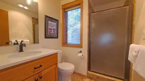 17 Redcedar-Sunriver, Oregon: Hot Tub, BBQ, WiFi, SHARC Aquatics, Tubing Hill, Mt. Bachelor, Golf Course View, Deschutes River, Tennis, Bike Paths - Image 3