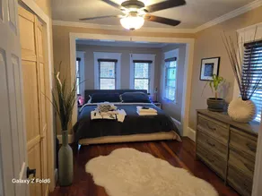 Charming 3 bed/2 bath town home with gorgeous back yard - Image 4