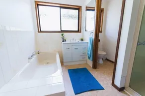 Dots Lakehouse Mallacoota - Image 3
