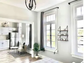 Historic Perfectly-located Uptown Studio - Image 5