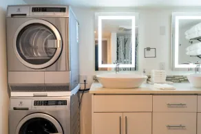 Enjoy everything Seattle has to offer in centrally located Central District - Image 2