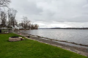 North end lake house walking distance to town amenities! - Image 2