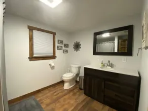 STUNNING RENOVATED 4BR House - Image 2