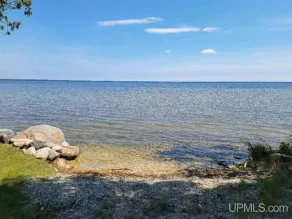 Yoopers Paradise on Indian Lake - Image 3