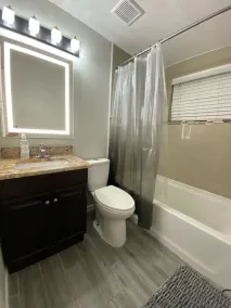 Ideal Beautiful Vacation Rental for Fans- WALK to AT&T Stadium.  Park 4 cars - Image 3