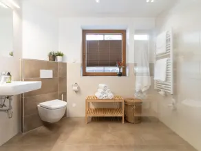 Spacious Apartment in Saalbach-Hinterglemm near Ski Lift - Image 2