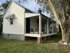 Two Creeks School House - Image 4