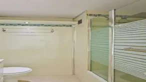 Luxury Sea View Apartment W Balcony - Image 4