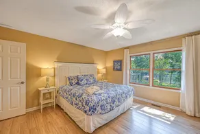 Lakefront family home in gated community with swimming area & dock - dogs OK - Image 2