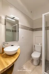 Studio Quélin 2 | Bright | City Center | 2 Guests - Image 3
