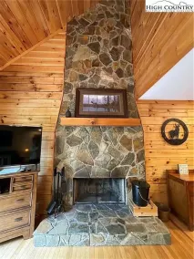 Best On Beech-Family Friendly-Clean, A/C, Game Room, FirePit, Sleeps 12-14 - Image 2