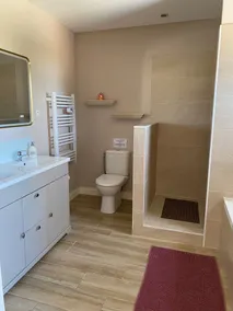 Beautiful Secluded All Ensuite Property with Private Heated Pool – Sleeps 15 - Image 2