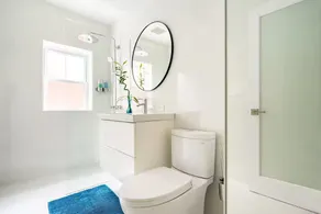 Retro Apartment in Andersonville - Image 3