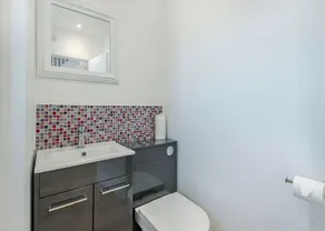 2 bedroom accommodation in Orby - Image 4
