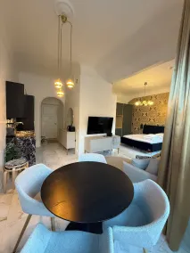 Modern Luxury Flat - Steps to Station - Image 5