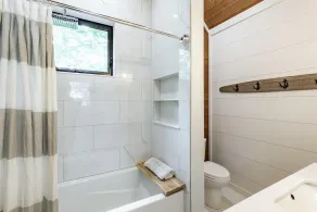 Atemberaubendes 5+ Schlafzimmer, 3 Badezimmer Cottage am südlichen Ende des Lake Muskoka! Ganztägig Sonne! - Image 4