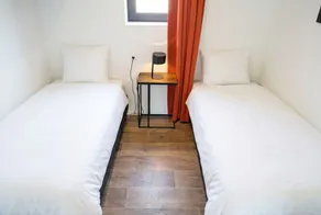 Chalet with 2 bedrooms and a terrace - Image 4
