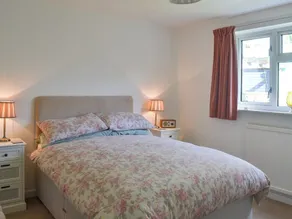 3 bedroom accommodation in Topsham - Image 3